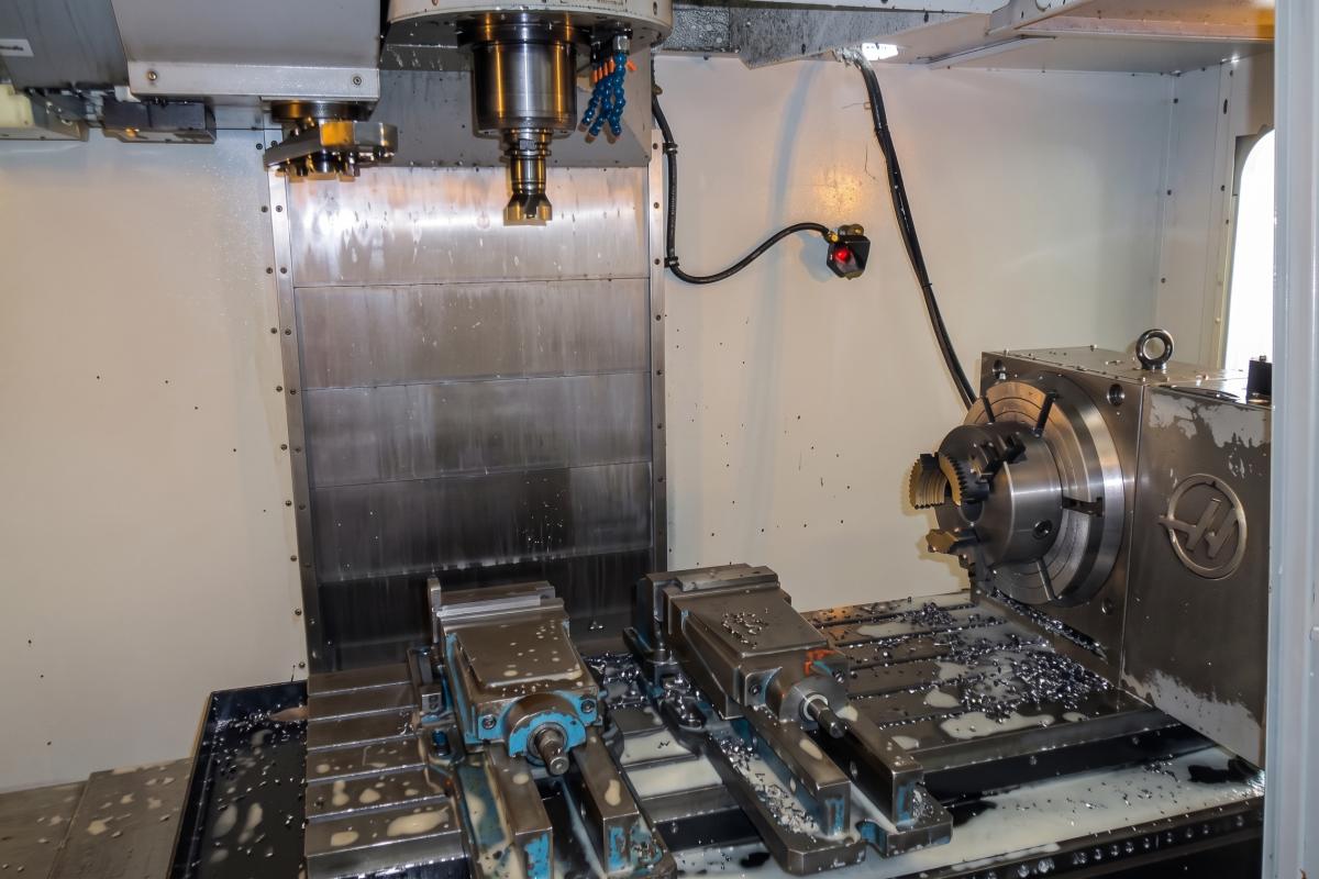 Haas 4-axis pallet exchange machining center
