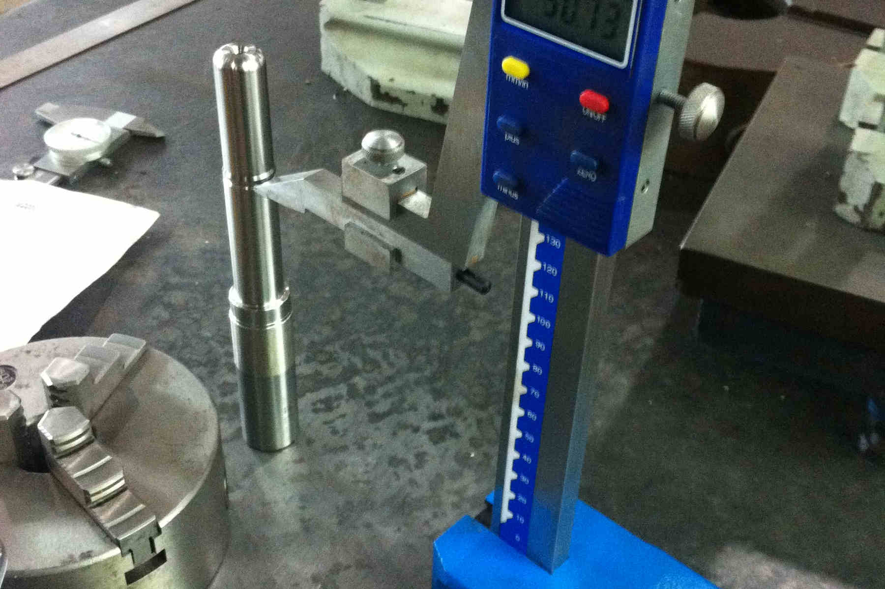 Digital height gauge for workpiece height and step inspection