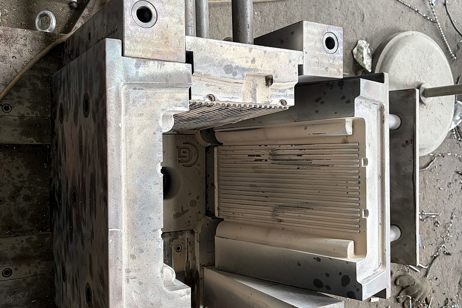 LPDC mold components and tooling structure